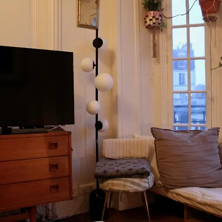 Charming Near Marais Apartment